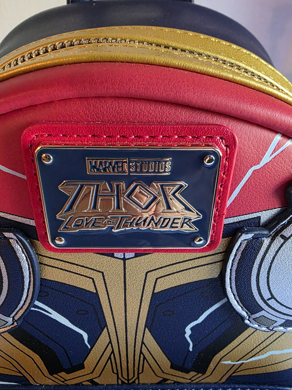 Loungefly, Thor: Love and Thunder Red & Gold Men’s Backpack. NWT. Glow In The Da - Picture 2 of 8